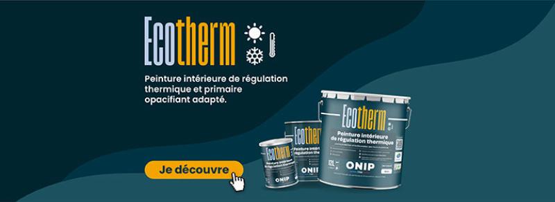 Artiste français utilisant des solvants peinture avec équipement de protection dans un atelier